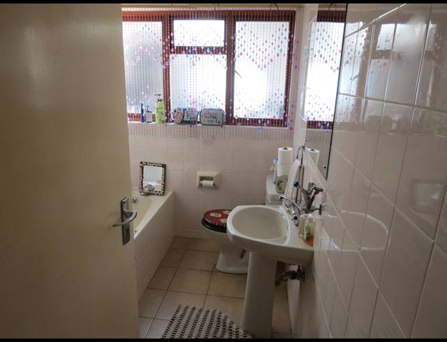 4 BEDROOM FREEHOLD FOR SALE IN PORT OWEN